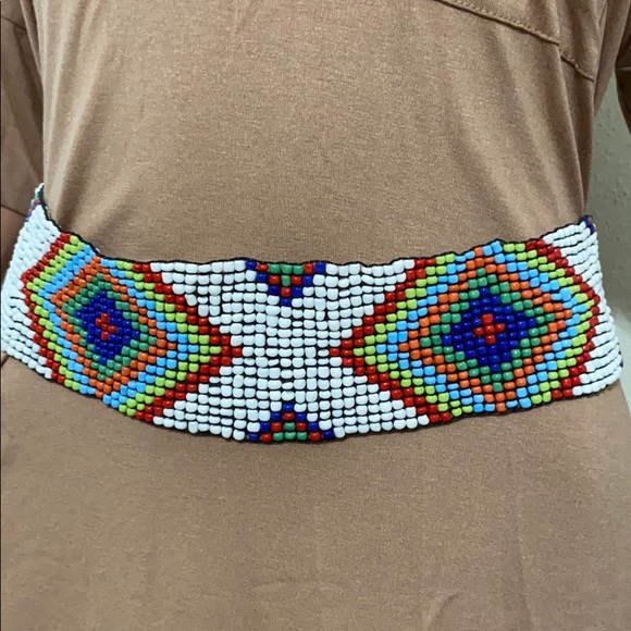 Beaded belt with wood clasp - Picture 2 of 2